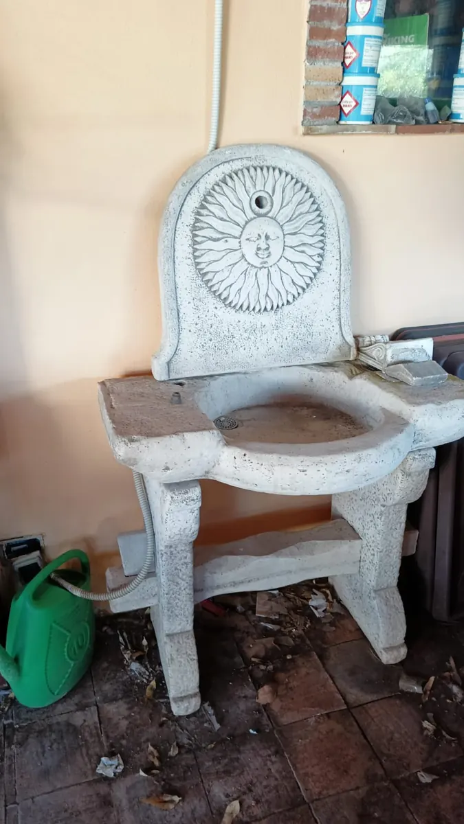 Lavabo da giardino in pietra